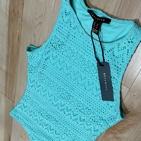 Textured blue sleeveless bodysuit, size XS by Revamped - Picture 2 of 11